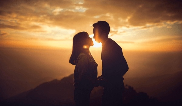 看似单纯直率，实则深藏不露的三大星座揭秘